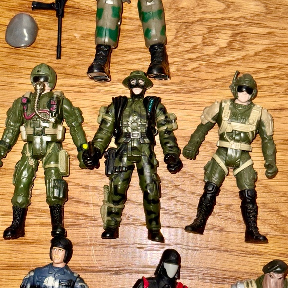 Lot Of 7 G.I.Joe Figures - Picture 3 of 4